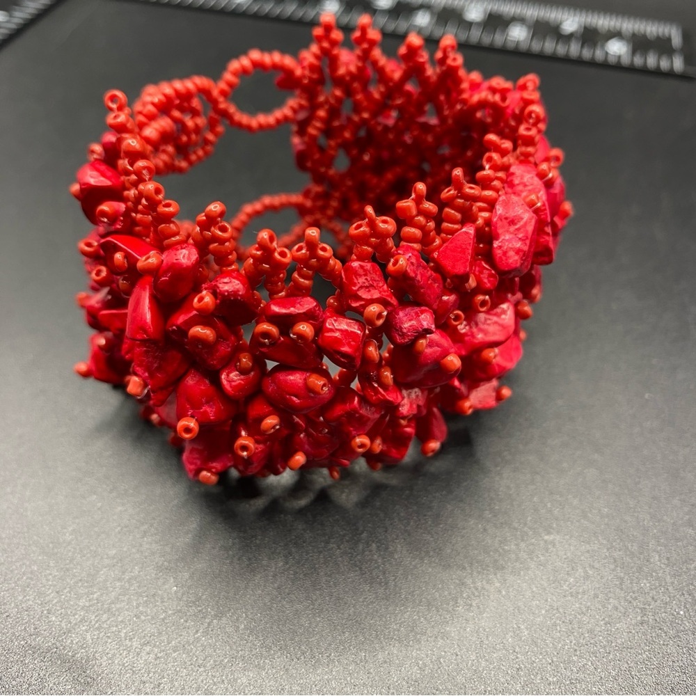 Red Faux Coral Chip Bracelet Seed Beads Artisan Made - Picture 2 of 6